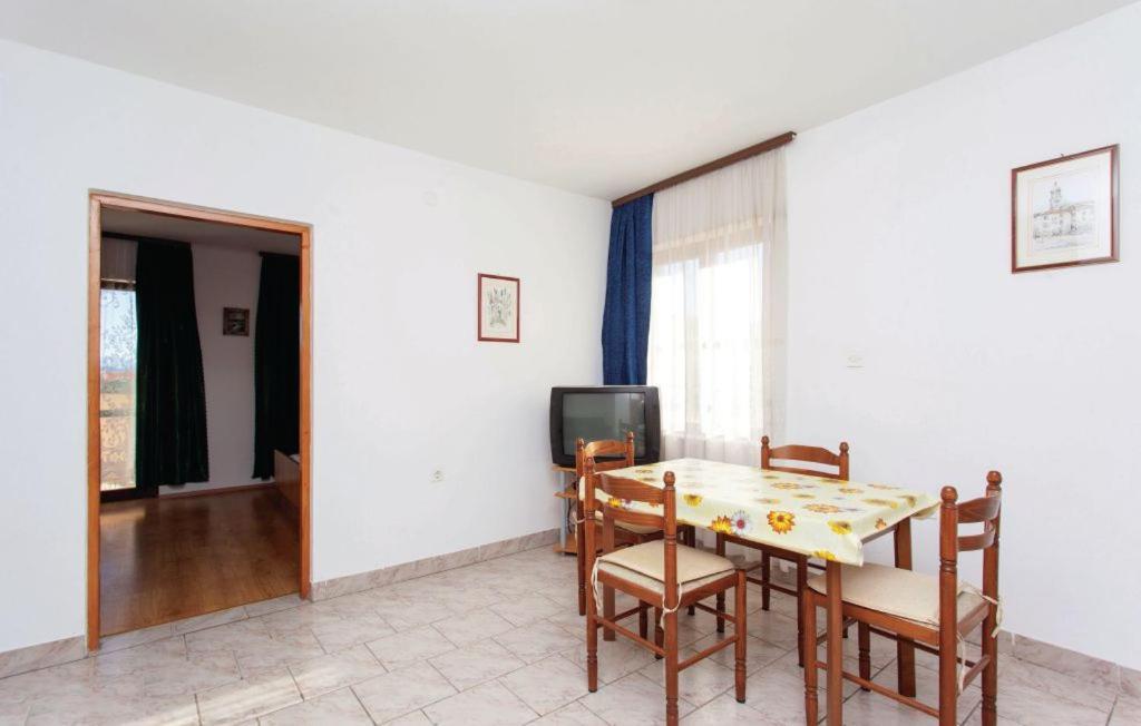 Apartmani Mile Крк Екстер'єр фото